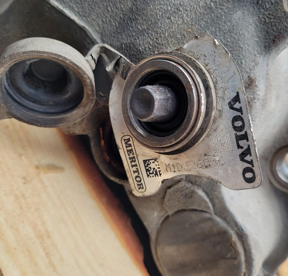 ZACISK MERITOR VOLVO FH4 ORYGINAŁ CENA ZA 1SZT CHWALIM116 - Stabdžių suportas - Sunkvežimis: foto 3 ZACISK MERITOR VOLVO FH4 ORYGINAŁ CENA ZA 1SZT CHWALIM116 - Stabdžių suportas - Sunkvežimis: foto 3