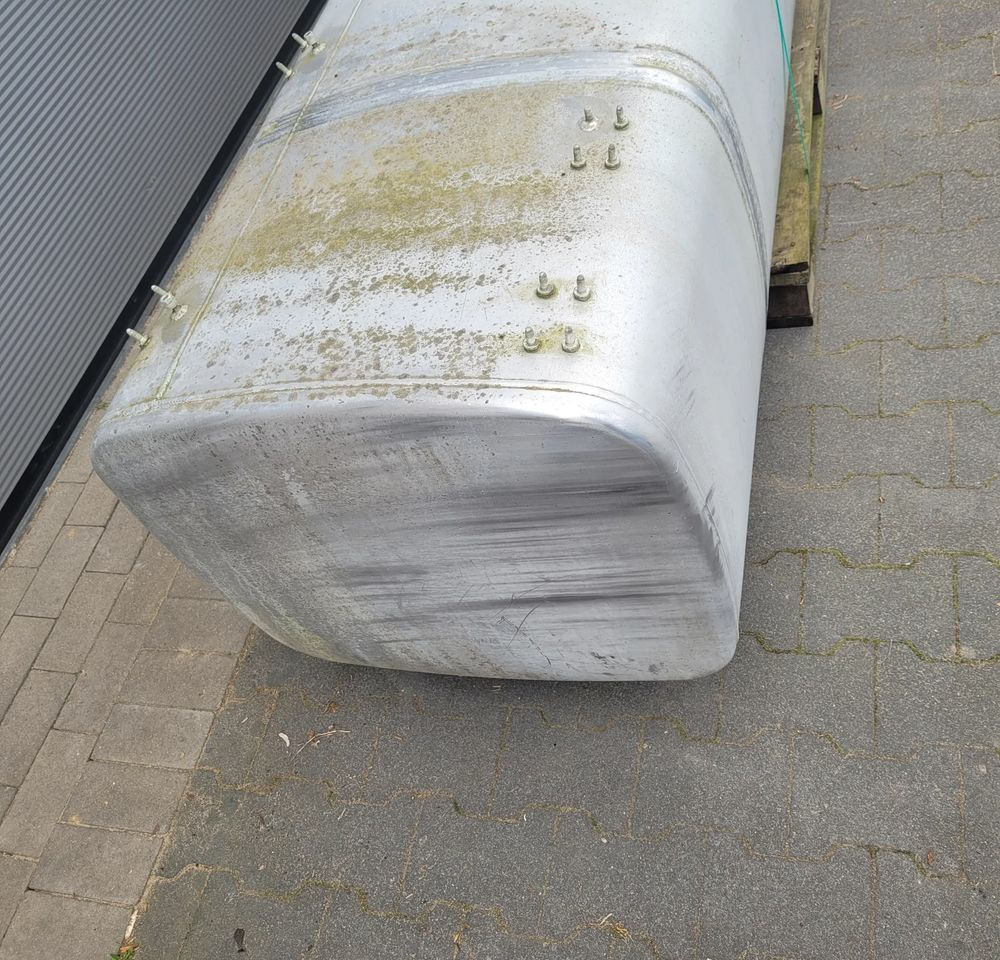 ZBIORNIK PALIWA DAF 690L 1945569 60X68X195CM CHWALIM116 - Degalų bakas - Sunkvežimis: foto 3 ZBIORNIK PALIWA DAF 690L 1945569 60X68X195CM CHWALIM116 - Degalų bakas - Sunkvežimis: foto 3