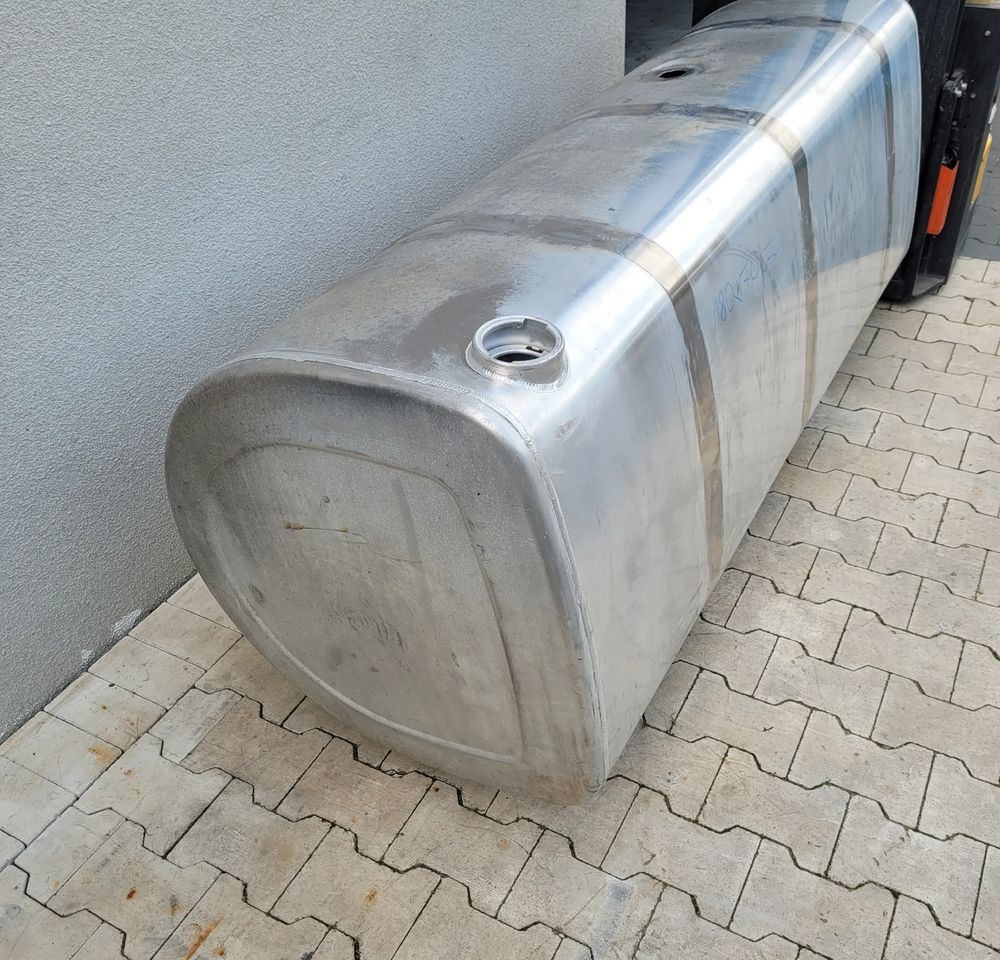 ZBIORNIK PALIWA VOLVO FH4 RENAULT OM 21516457 730l 180x70x70cm - Degalų bakas - Sunkvežimis: foto 3 ZBIORNIK PALIWA VOLVO FH4 RENAULT OM 21516457 730l 180x70x70cm - Degalų bakas - Sunkvežimis: foto 3