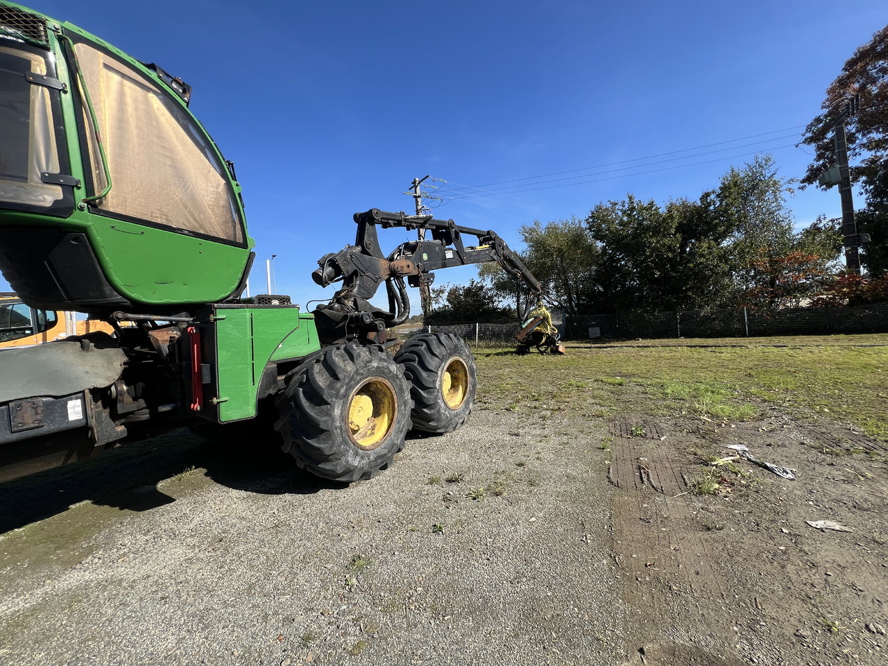JOHN DEERE 1270E - Harvesteris: foto 2 JOHN DEERE 1270E - Harvesteris: foto 2