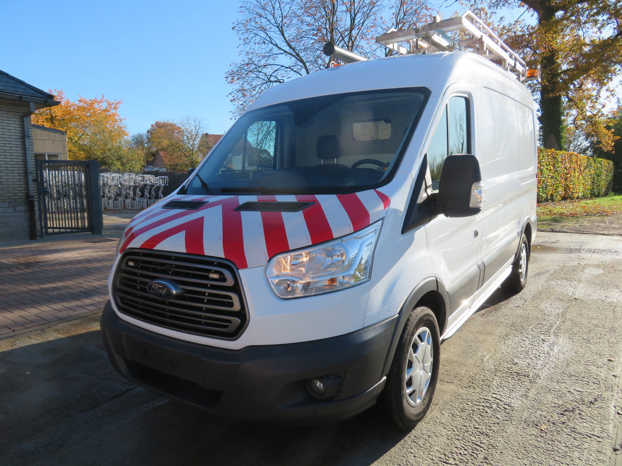 Ford Transit 2.0TDCi L2H2 - Krovininis mikroautobusas: foto 3 Ford Transit 2.0TDCi L2H2 - Krovininis mikroautobusas: foto 3