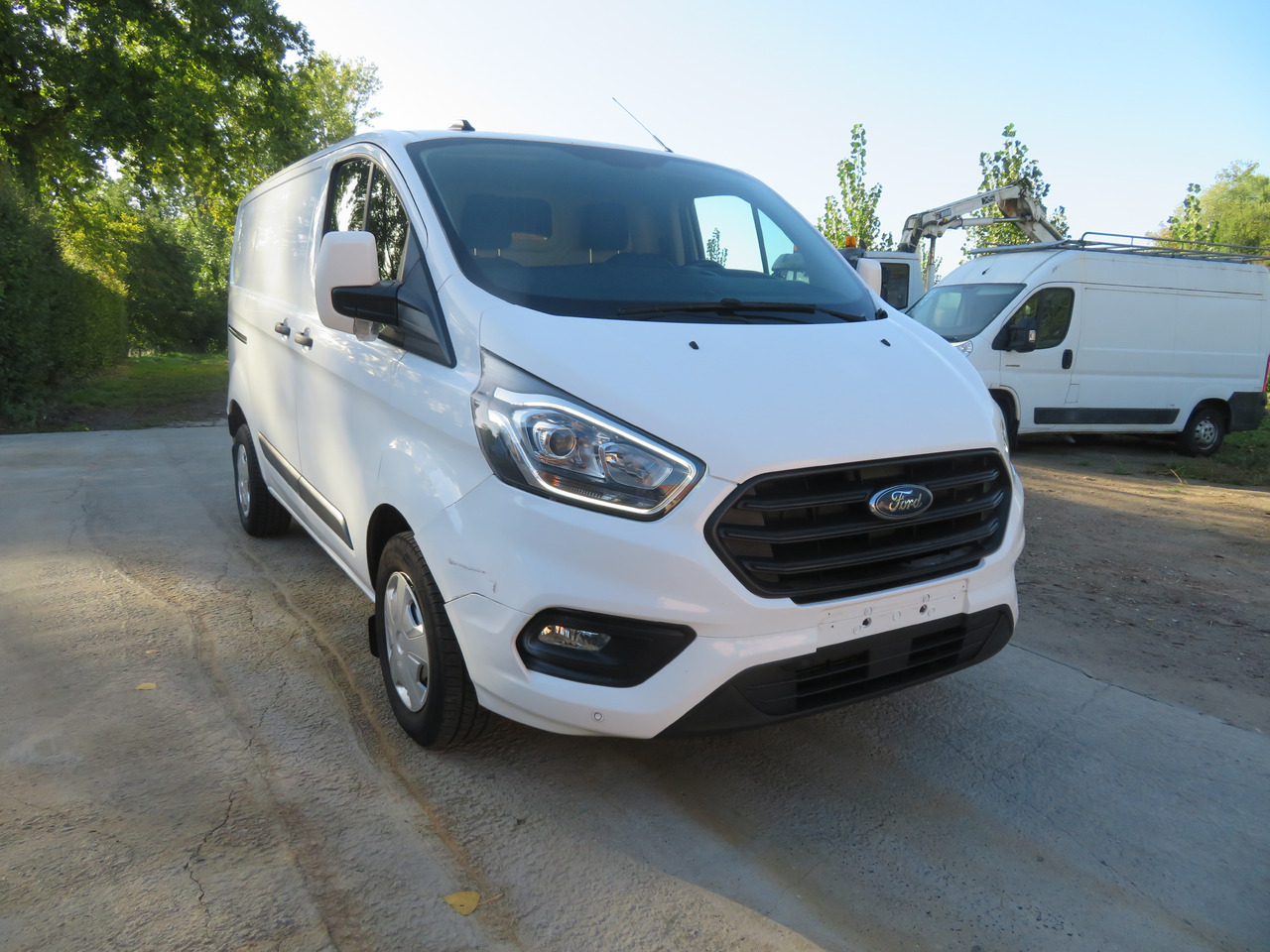Ford Transit Custom 2.0 Trend - Mažas furgonas: foto 1 Ford Transit Custom 2.0 Trend - Mažas furgonas: foto 1