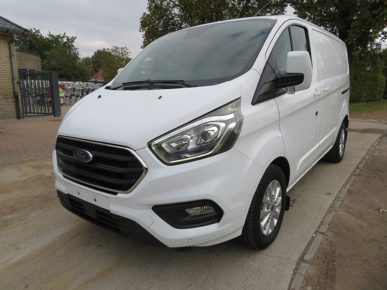 Ford Transit Custom 2.0tdci - Mažas furgonas: foto 3 Ford Transit Custom 2.0tdci - Mažas furgonas: foto 3