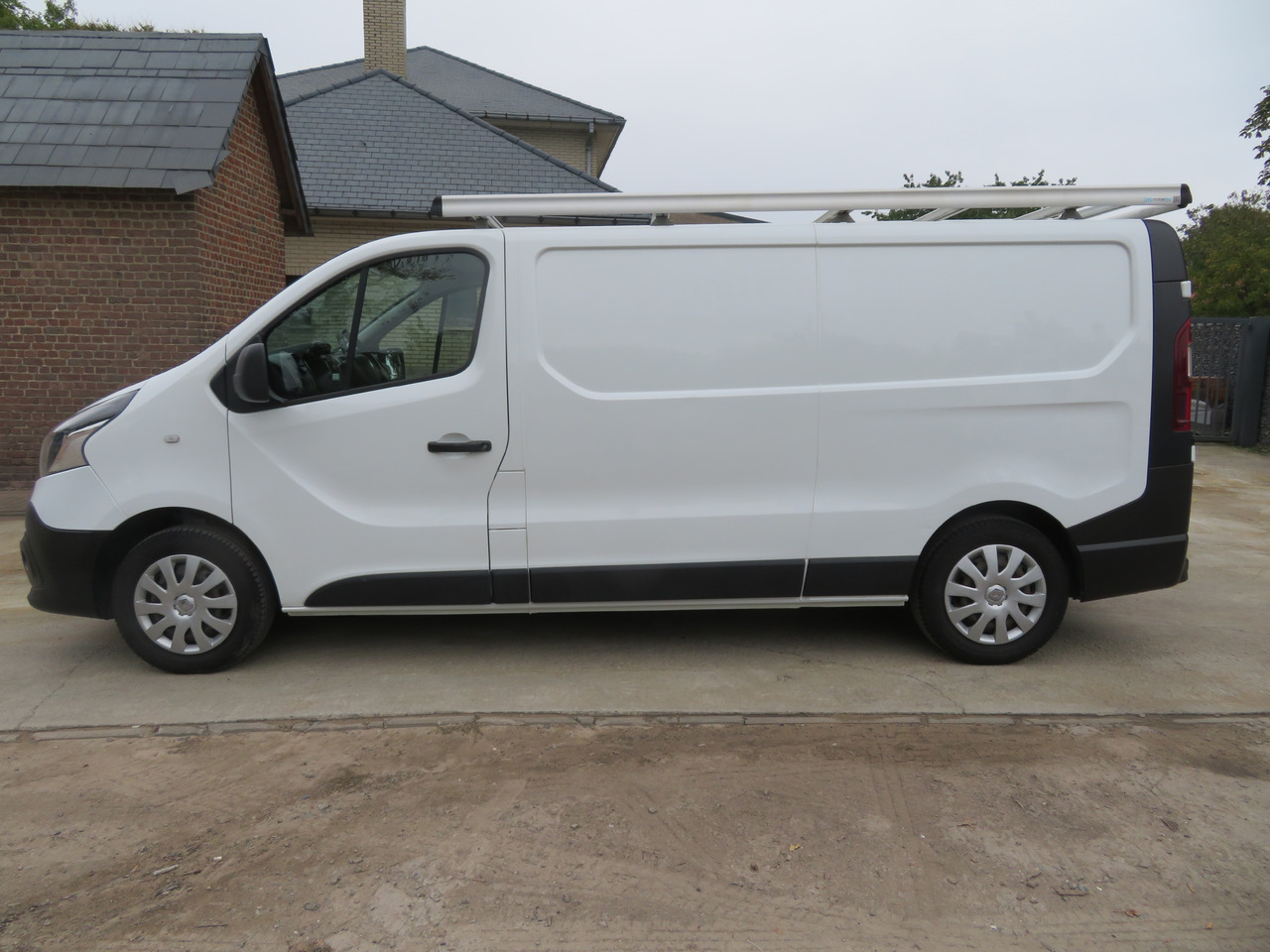 Renault Trafic 1.6dCi Grand Confort - L2H1 - Mažas furgonas: foto 4 Renault Trafic 1.6dCi Grand Confort - L2H1 - Mažas furgonas: foto 4