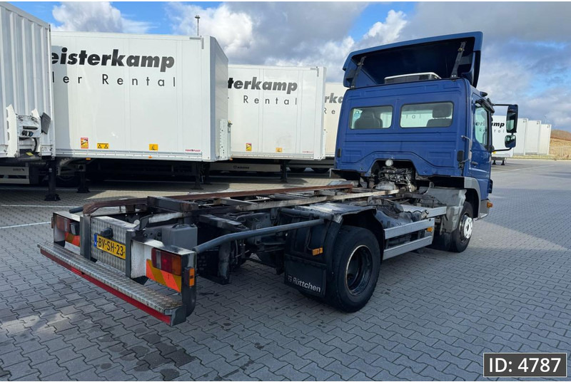 Mercedes-Benz Atego 816 Day Cab, Euro 5, BDF / EPS automatic / standklima / Hydraulic system - Konteineris-vežimus/ Sukeisti kūną sunkvežimis: foto 5 Mercedes-Benz Atego 816 Day Cab, Euro 5, BDF / EPS automatic / standklima / Hydraulic system - Konteineris-vežimus/ Sukeisti kūną sunkvežimis: foto 5
