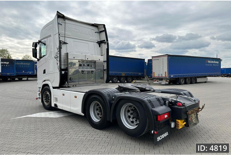 Scania S650 Topline, Euro 6, 6x2 / Retarder / Standklima / PTO / Leather / Sliding 5th wheel, Intarder - Vilkikas: foto 4 Scania S650 Topline, Euro 6, 6x2 / Retarder / Standklima / PTO / Leather / Sliding 5th wheel, Intarder - Vilkikas: foto 4