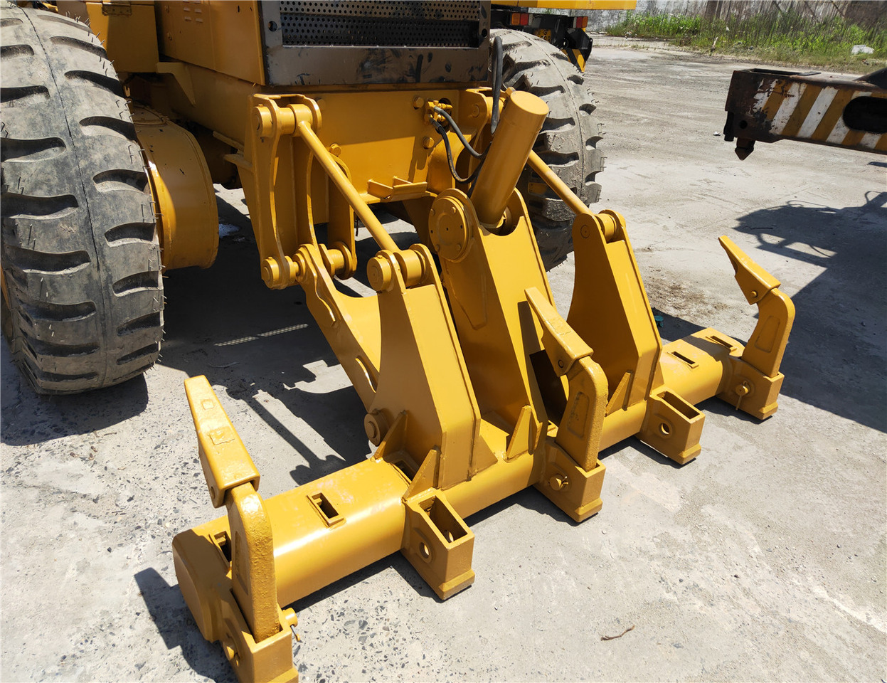 CATERPILLAR 140H CAT Grader Click Here for DIscount - Greideris: foto 2 CATERPILLAR 140H CAT Grader Click Here for DIscount - Greideris: foto 2