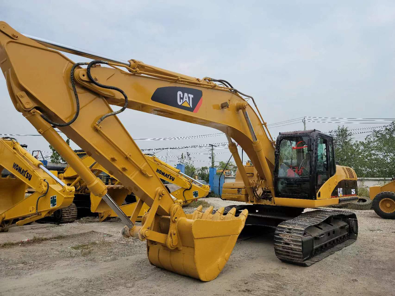 CATERPILLAR 325D - Vikšrinis ekskavatorius: foto 4 CATERPILLAR 325D - Vikšrinis ekskavatorius: foto 4