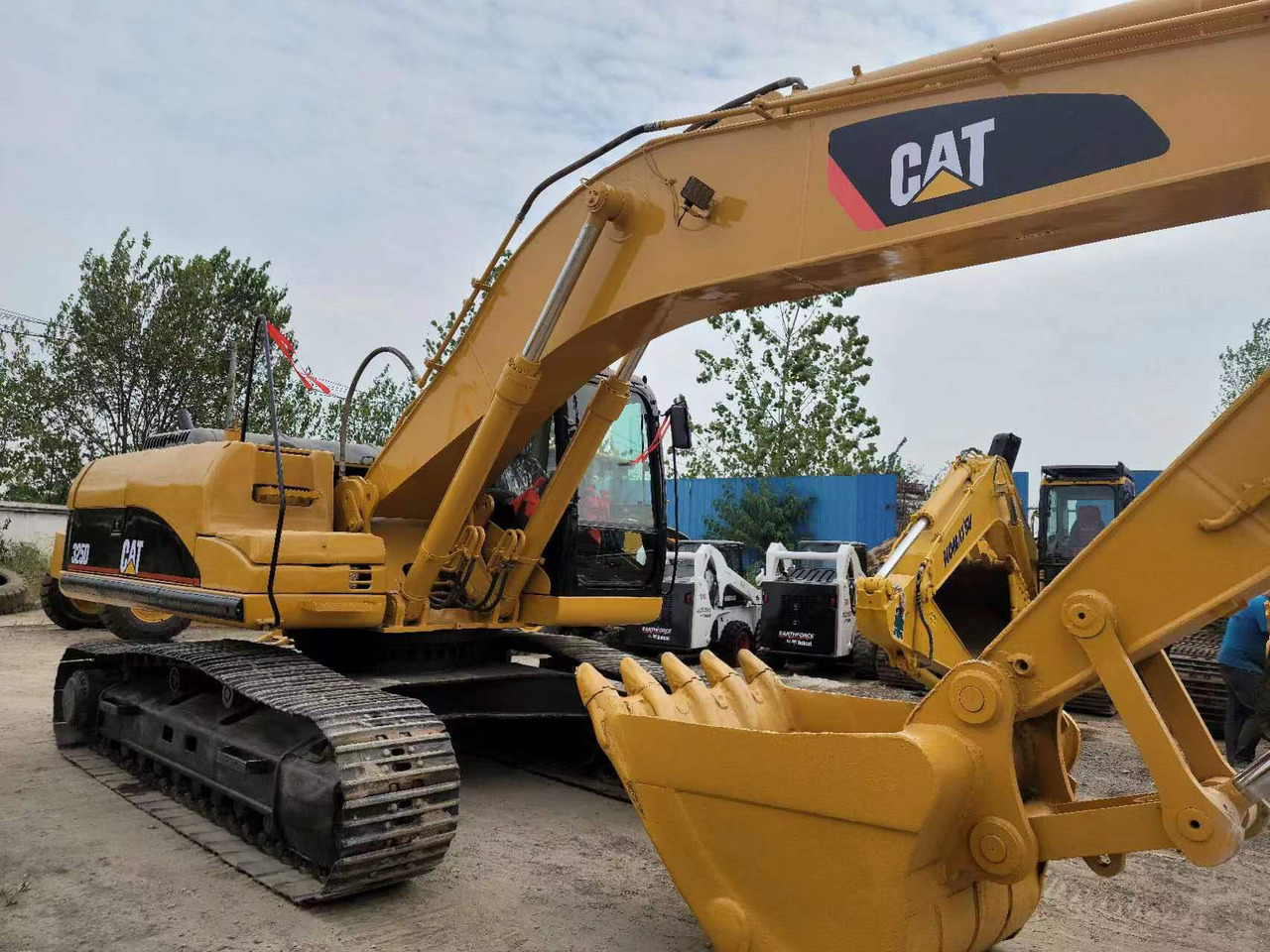CATERPILLAR 325D - Vikšrinis ekskavatorius: foto 1 CATERPILLAR 325D - Vikšrinis ekskavatorius: foto 1