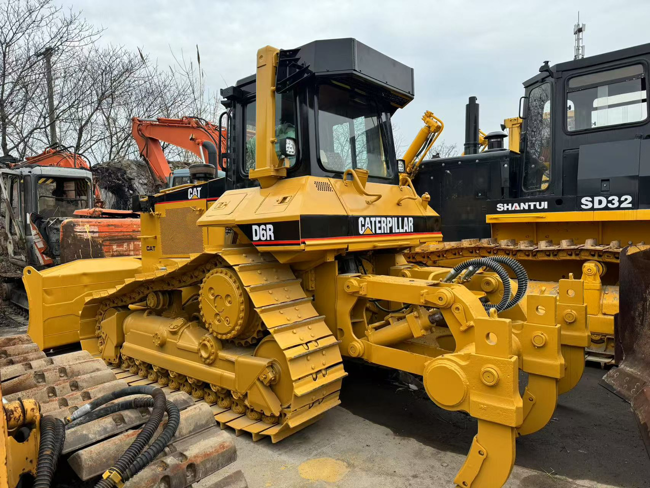 CATERPILLAR Bulldozer D6R Good Condition Click Here for Discount - Buldozeris: foto 3 CATERPILLAR Bulldozer D6R Good Condition Click Here for Discount - Buldozeris: foto 3