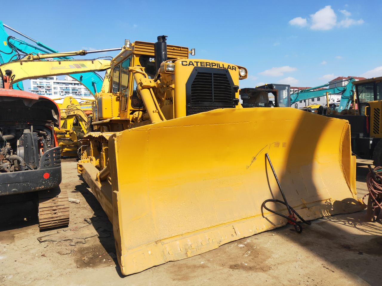 CATERPILLAR D9H - Buldozeris: foto 2 CATERPILLAR D9H - Buldozeris: foto 2