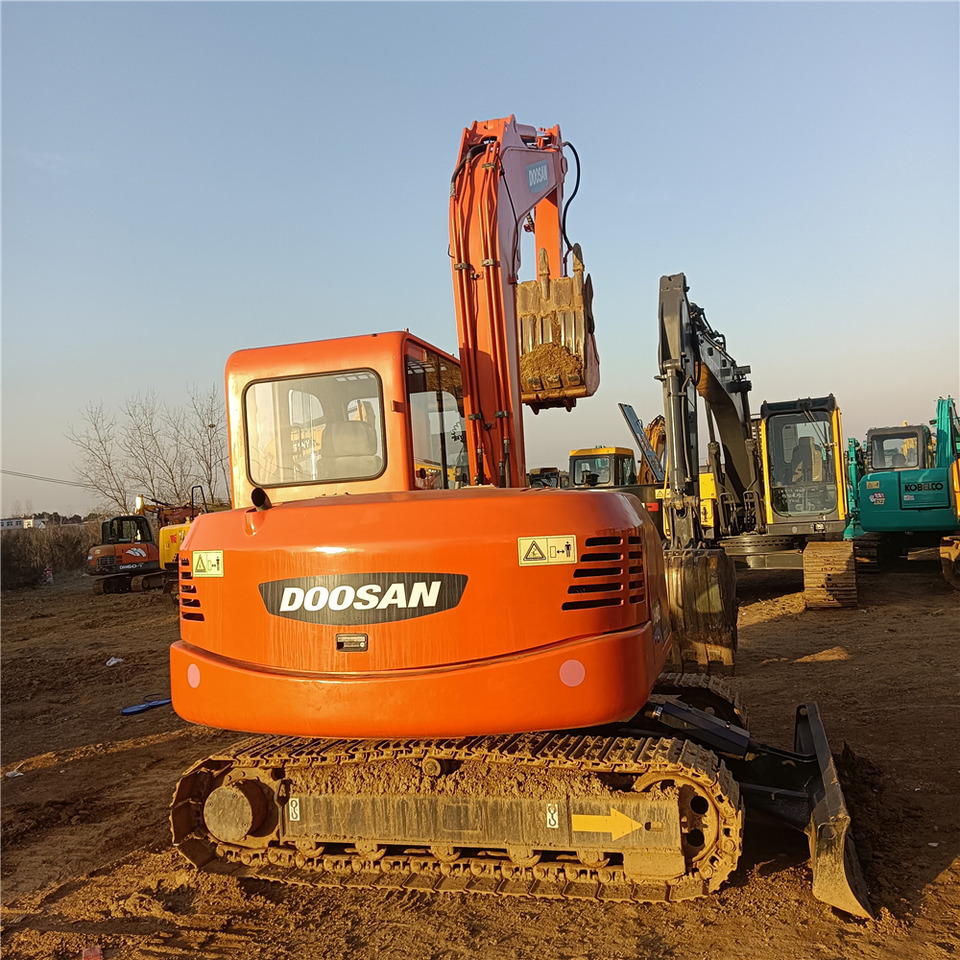 DOOSAN DH80GOLD - Vikšrinis ekskavatorius: foto 3 DOOSAN DH80GOLD - Vikšrinis ekskavatorius: foto 3