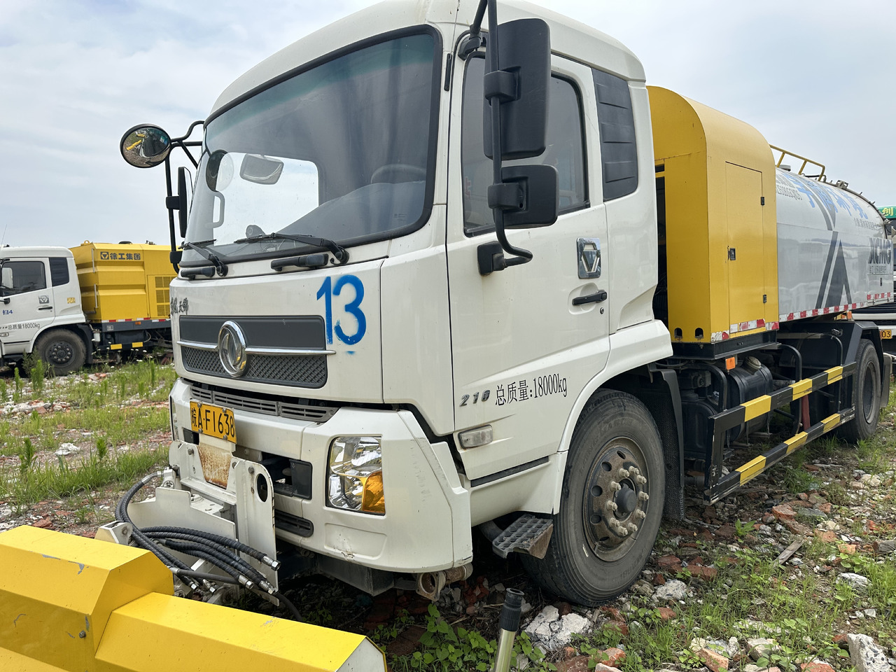 Dongfeng Large Vacuum Suction Truck - Asenizatorius: foto 5 Dongfeng Large Vacuum Suction Truck - Asenizatorius: foto 5