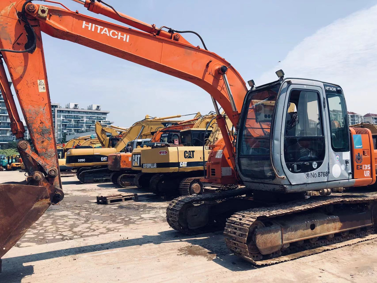 HITACHI EX135 - Vikšrinis ekskavatorius: foto 1 HITACHI EX135 - Vikšrinis ekskavatorius: foto 1