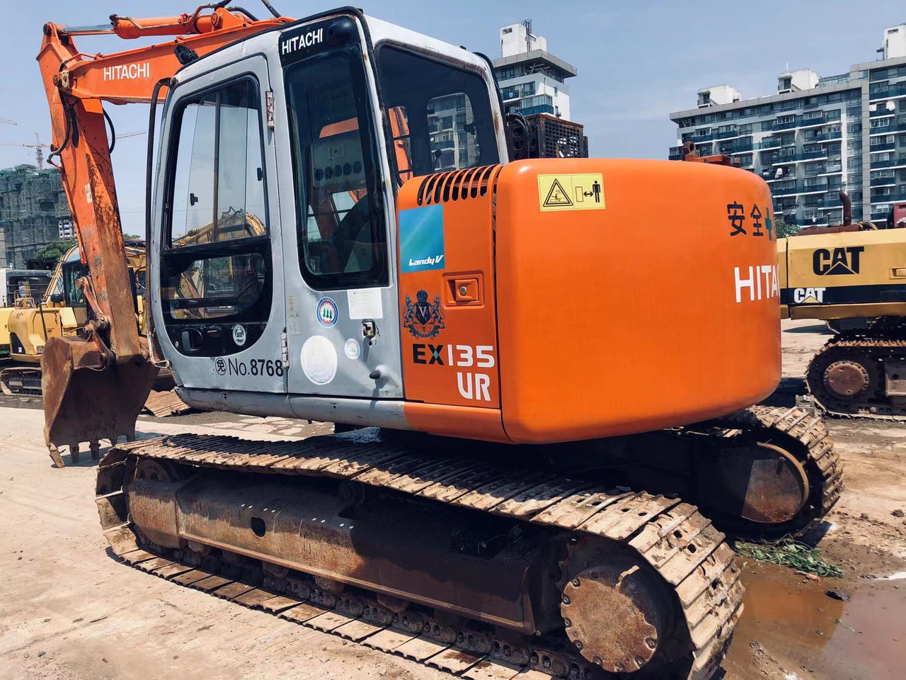 HITACHI EX135 - Vikšrinis ekskavatorius: foto 2 HITACHI EX135 - Vikšrinis ekskavatorius: foto 2