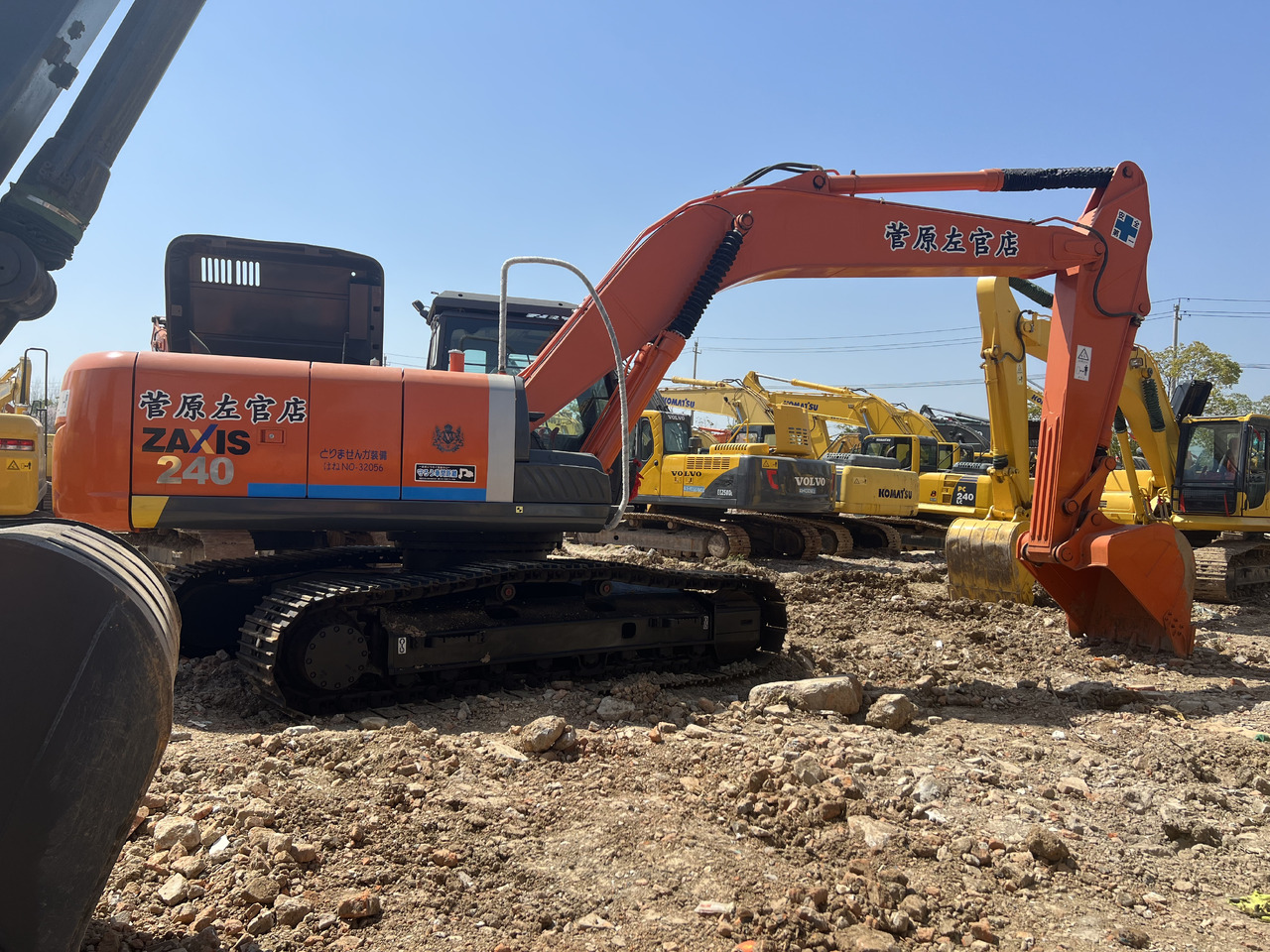 HITACHI ZX240 - Vikšrinis ekskavatorius: foto 3 HITACHI ZX240 - Vikšrinis ekskavatorius: foto 3