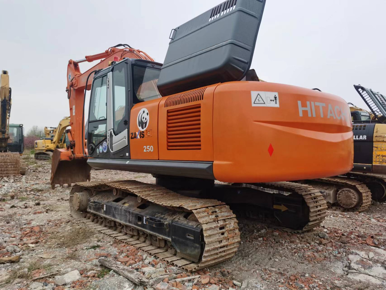 HITACHI ZX250 - Vikšrinis ekskavatorius: foto 3 HITACHI ZX250 - Vikšrinis ekskavatorius: foto 3