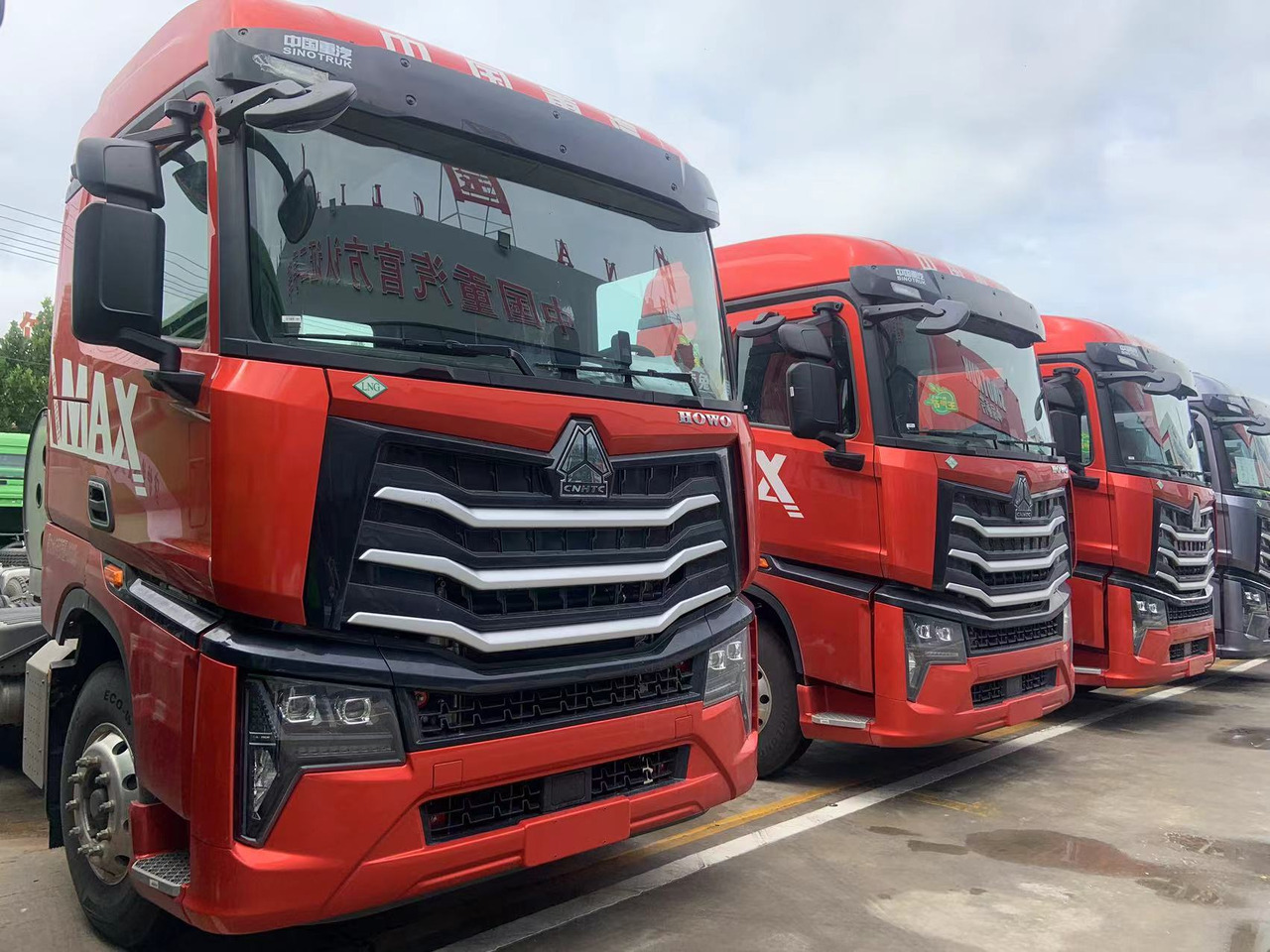 HOWO MAX 7W Truck Unit - Savivartis sunkvežimis: foto 1 HOWO MAX 7W Truck Unit - Savivartis sunkvežimis: foto 1