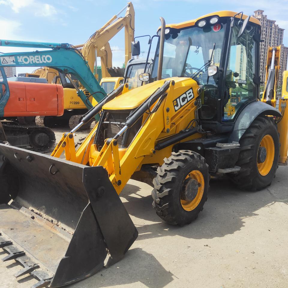 JCB 3CX - Ekskavatorius-krautuvas: foto 2 JCB 3CX - Ekskavatorius-krautuvas: foto 2