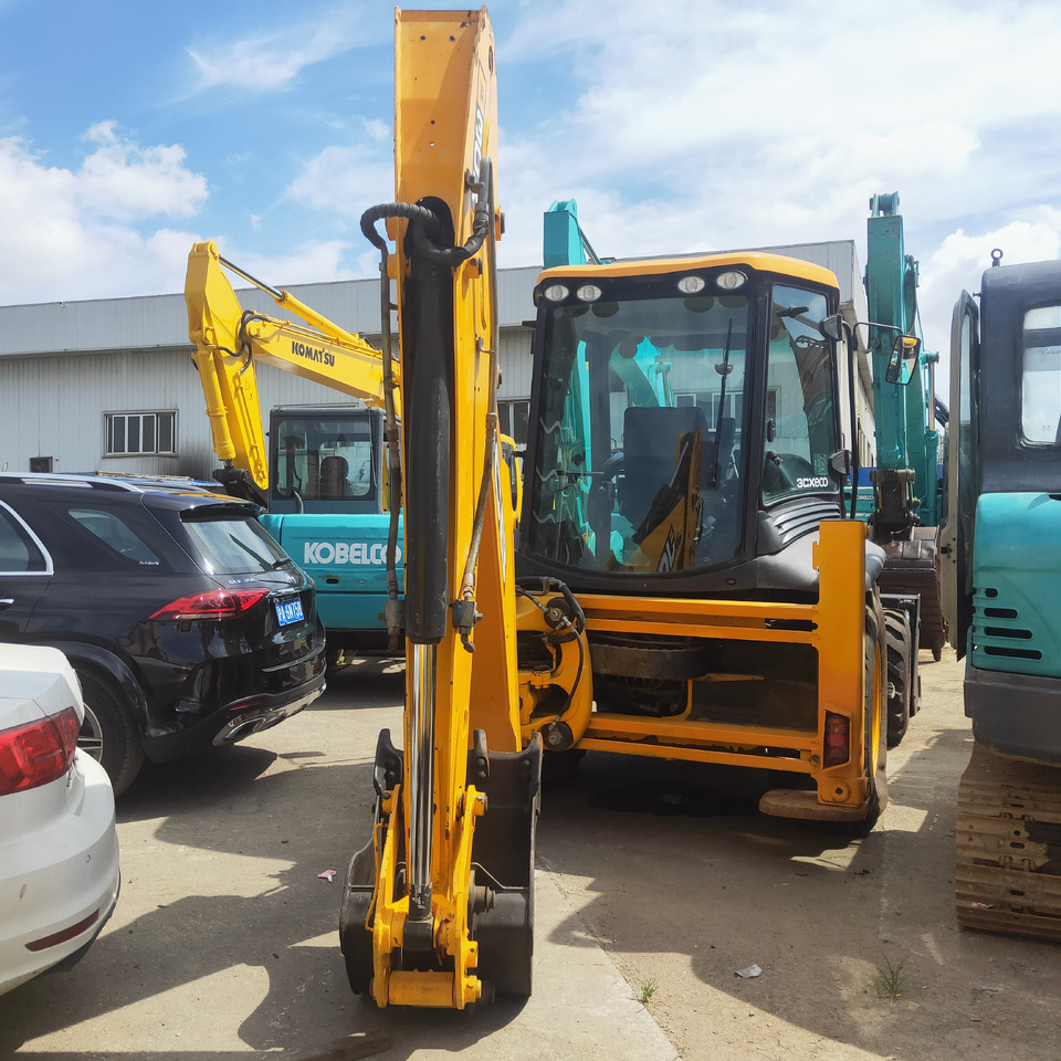 JCB 3CX - Ekskavatorius-krautuvas: foto 1 JCB 3CX - Ekskavatorius-krautuvas: foto 1
