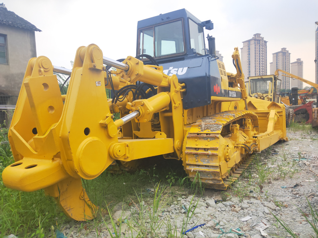KOMATSU D155A-2 - Buldozeris: foto 1 KOMATSU D155A-2 - Buldozeris: foto 1