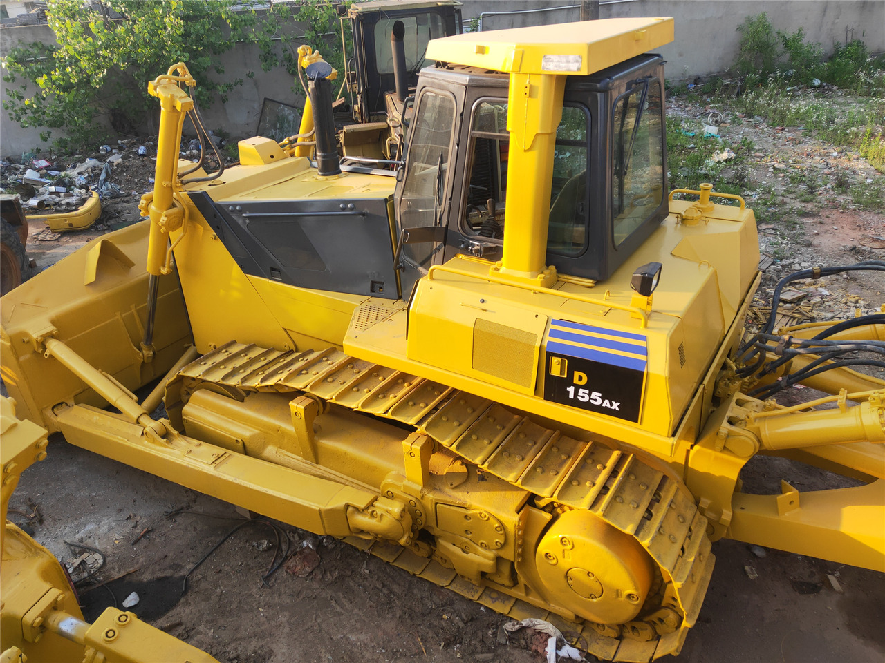 KOMATSU D155AX-5 - Buldozeris: foto 1 KOMATSU D155AX-5 - Buldozeris: foto 1