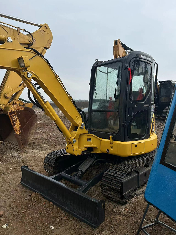 KOMATSU Mini Excavator PC40 With Enclosed Cab - Mini ekskavatorius: foto 2 KOMATSU Mini Excavator PC40 With Enclosed Cab - Mini ekskavatorius: foto 2