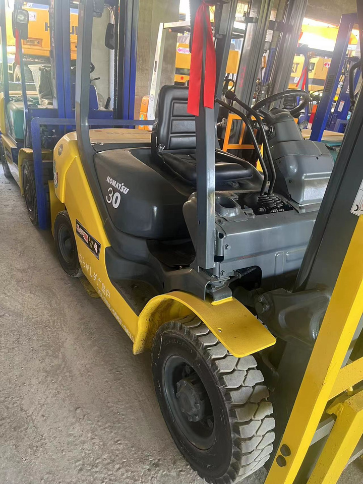 Komats FD30 Forklift Click for Discount - Dyzelinis krautuvas: foto 1 Komats FD30 Forklift Click for Discount - Dyzelinis krautuvas: foto 1