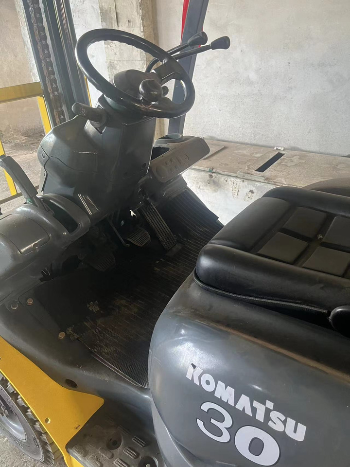 Komats FD30 Forklift Click for Discount - Dyzelinis krautuvas: foto 2 Komats FD30 Forklift Click for Discount - Dyzelinis krautuvas: foto 2