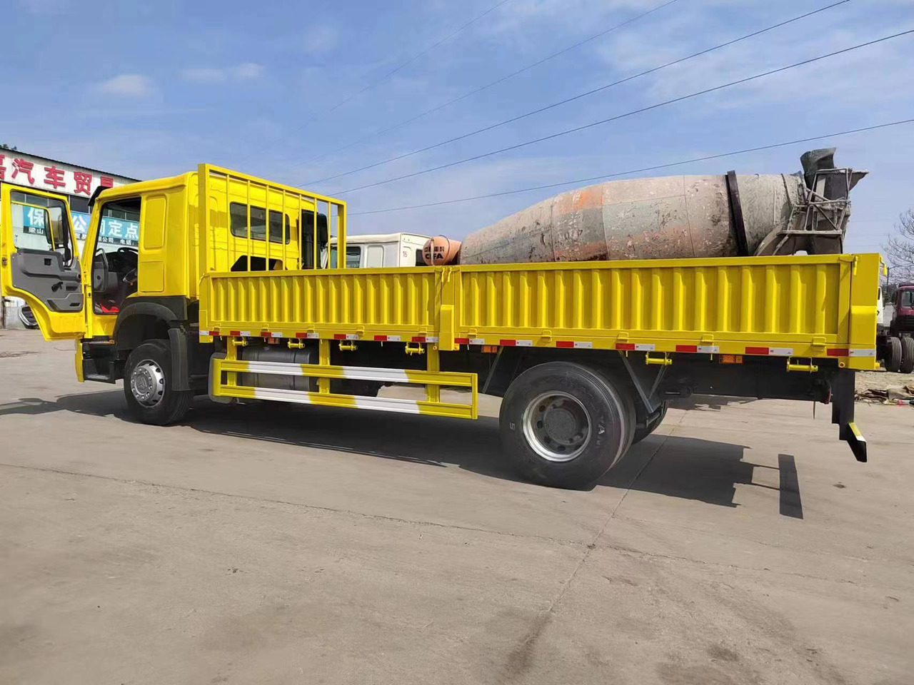 SINOTRUK HOWO 336HP Dump Truck - Savivartis sunkvežimis: foto 2 SINOTRUK HOWO 336HP Dump Truck - Savivartis sunkvežimis: foto 2