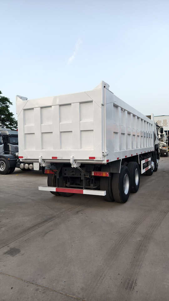 SINOTRUK HOWO 371 8x4 Dump Truck Click for Discount - Savivartis sunkvežimis: foto 4 SINOTRUK HOWO 371 8x4 Dump Truck Click for Discount - Savivartis sunkvežimis: foto 4