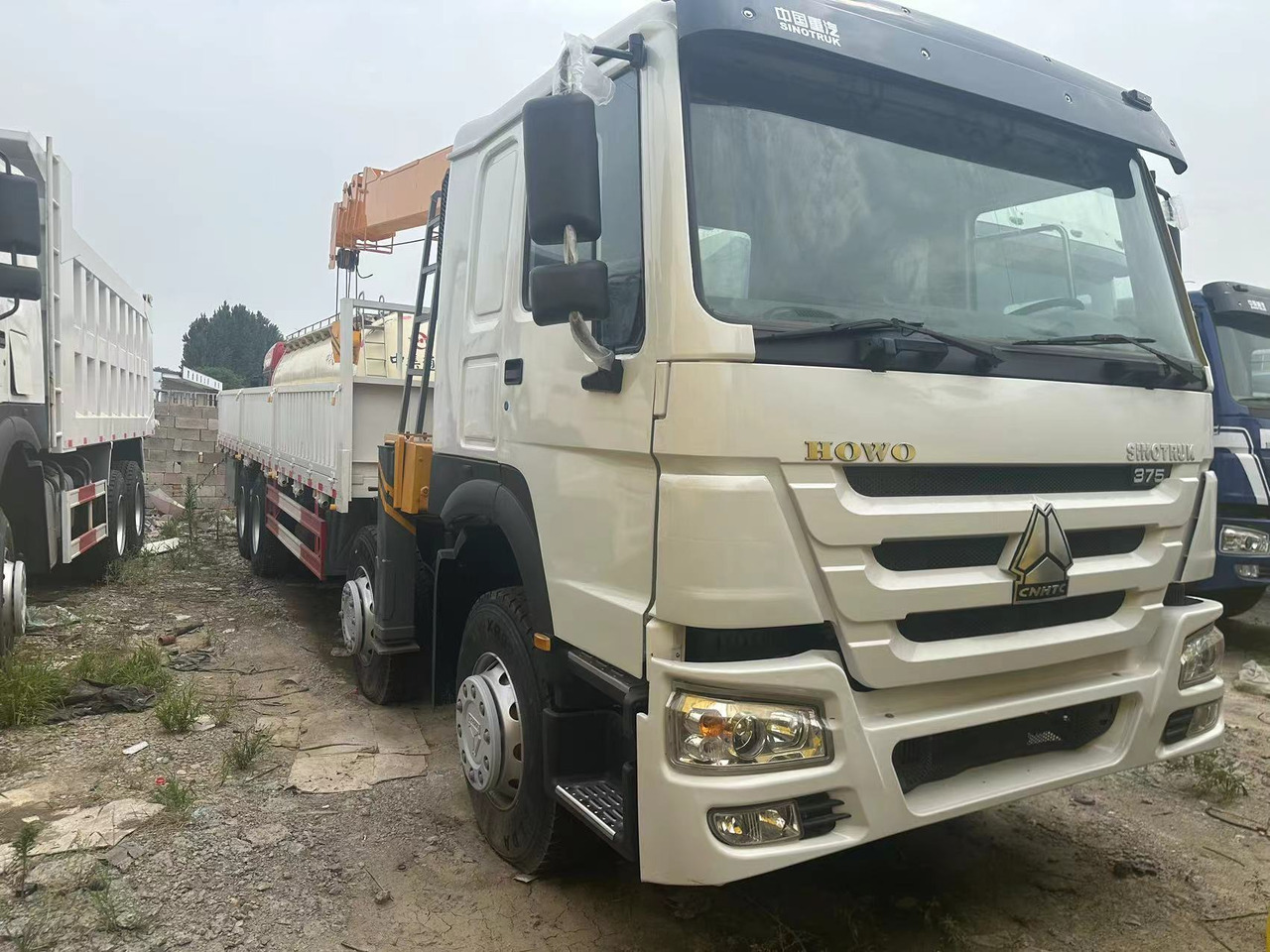 SINOTRUK HOWO 375 8X4 12TONS CLICK HERE FOR DISCOUNT - Sunkvežimis su kranu: foto 1 SINOTRUK HOWO 375 8X4 12TONS CLICK HERE FOR DISCOUNT - Sunkvežimis su kranu: foto 1