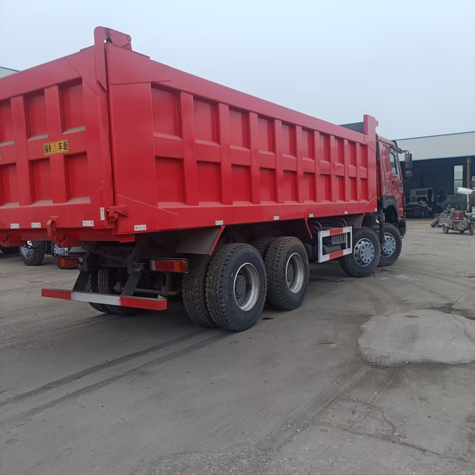 SINOTRUK HOWO 8x4 CLICK HERE FOR DISCOUNT - Savivartis sunkvežimis: foto 4 SINOTRUK HOWO 8x4 CLICK HERE FOR DISCOUNT - Savivartis sunkvežimis: foto 4