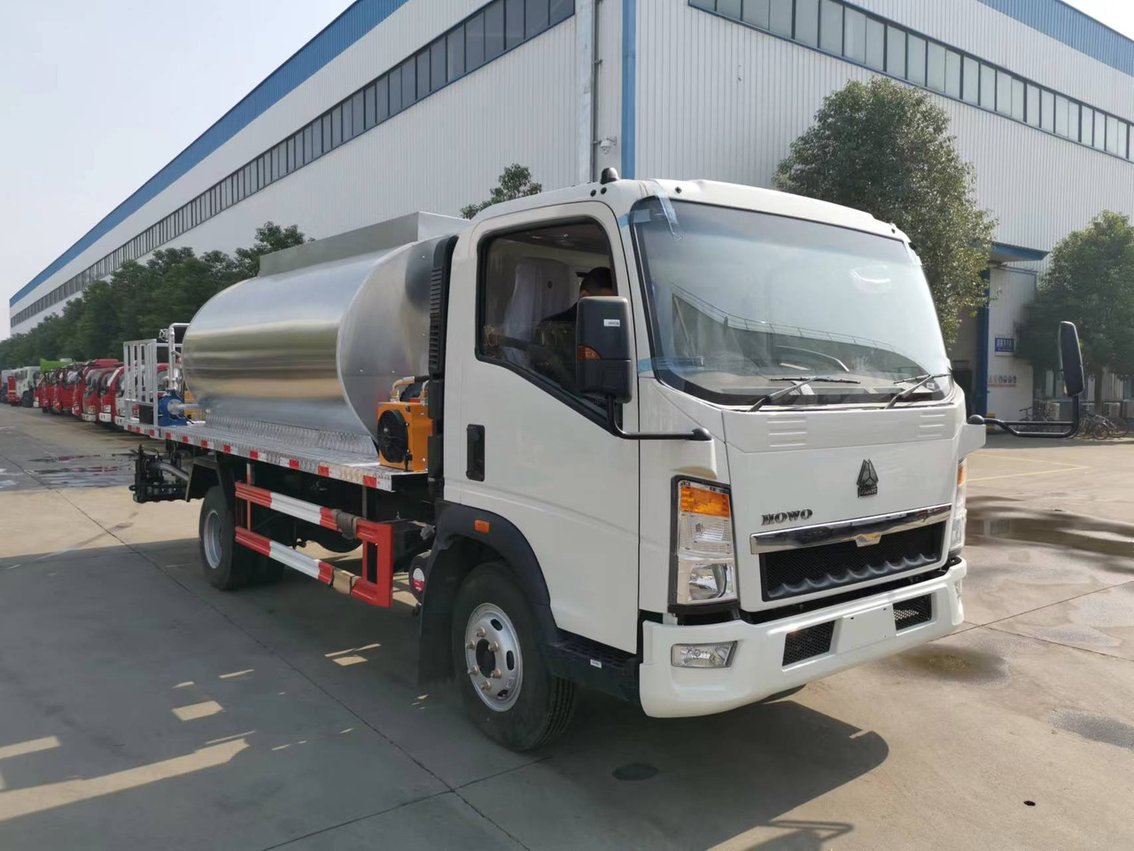 SINOTRUK HOWO CLICK HERE FOR DISCOUNT - Gudronatorius: foto 1 SINOTRUK HOWO CLICK HERE FOR DISCOUNT - Gudronatorius: foto 1