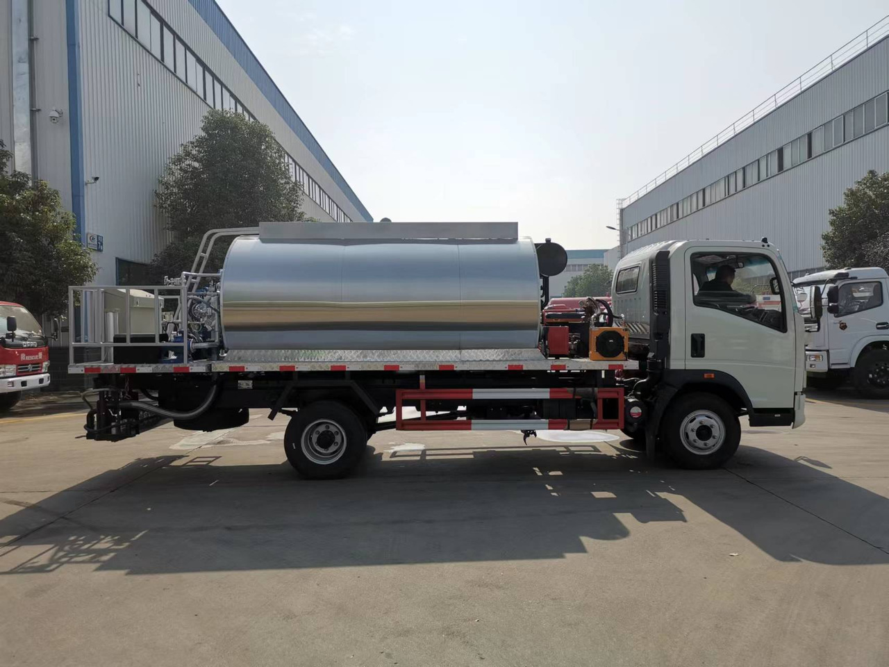 SINOTRUK HOWO CLICK HERE FOR DISCOUNT - Gudronatorius: foto 3 SINOTRUK HOWO CLICK HERE FOR DISCOUNT - Gudronatorius: foto 3