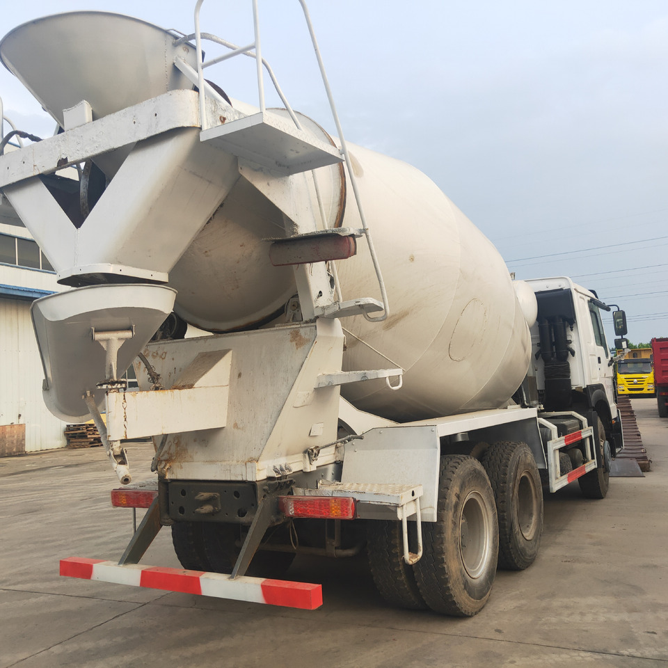SINOTRUK HOWO - Betono maišyklė: foto 4 SINOTRUK HOWO - Betono maišyklė: foto 4