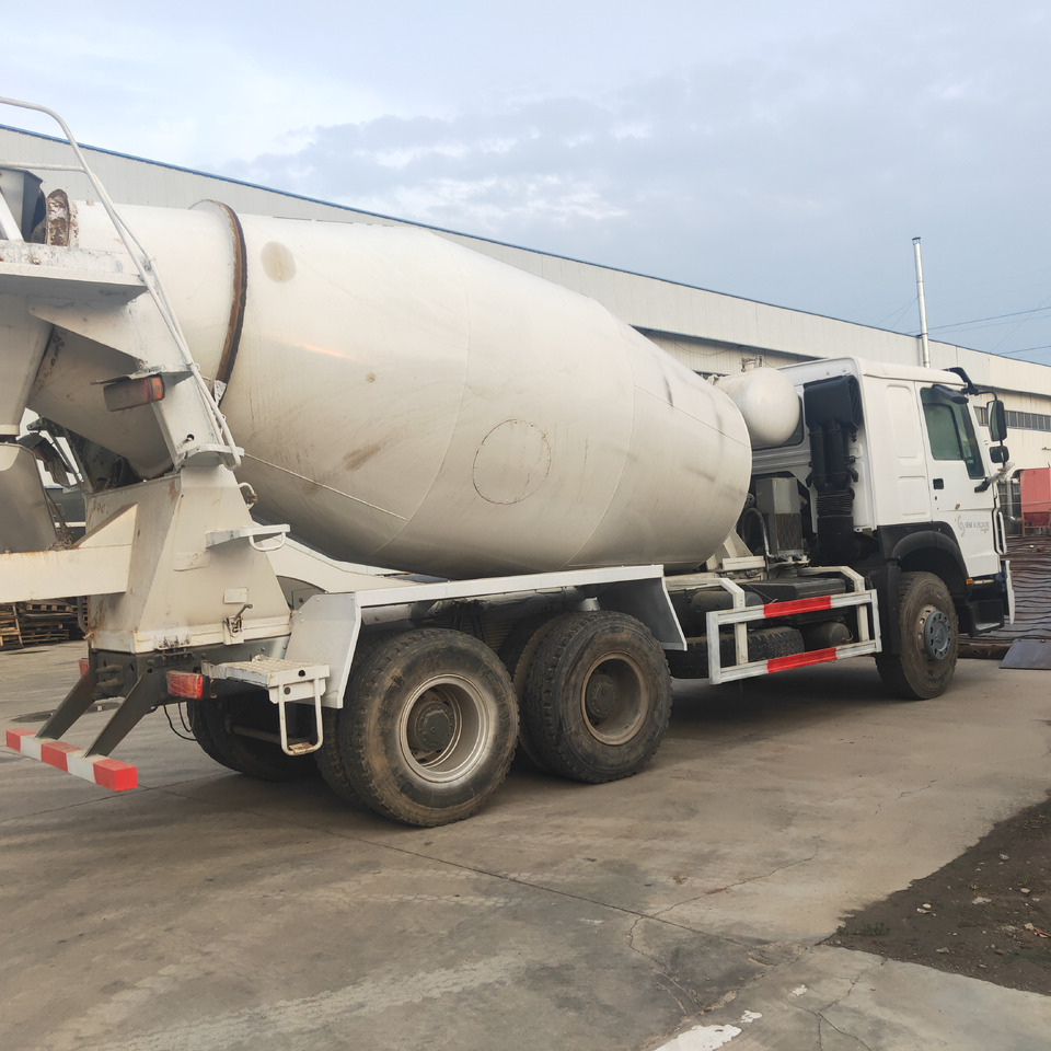 SINOTRUK HOWO - Betono maišyklė: foto 5 SINOTRUK HOWO - Betono maišyklė: foto 5