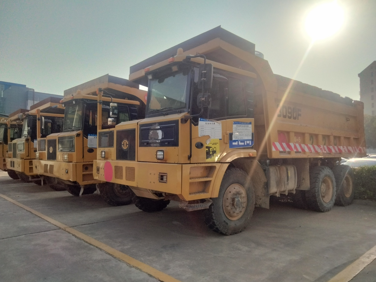 Shangong Wide-body Dump Truck 3090F - Savivartis sunkvežimis: foto 4 Shangong Wide-body Dump Truck 3090F - Savivartis sunkvežimis: foto 4