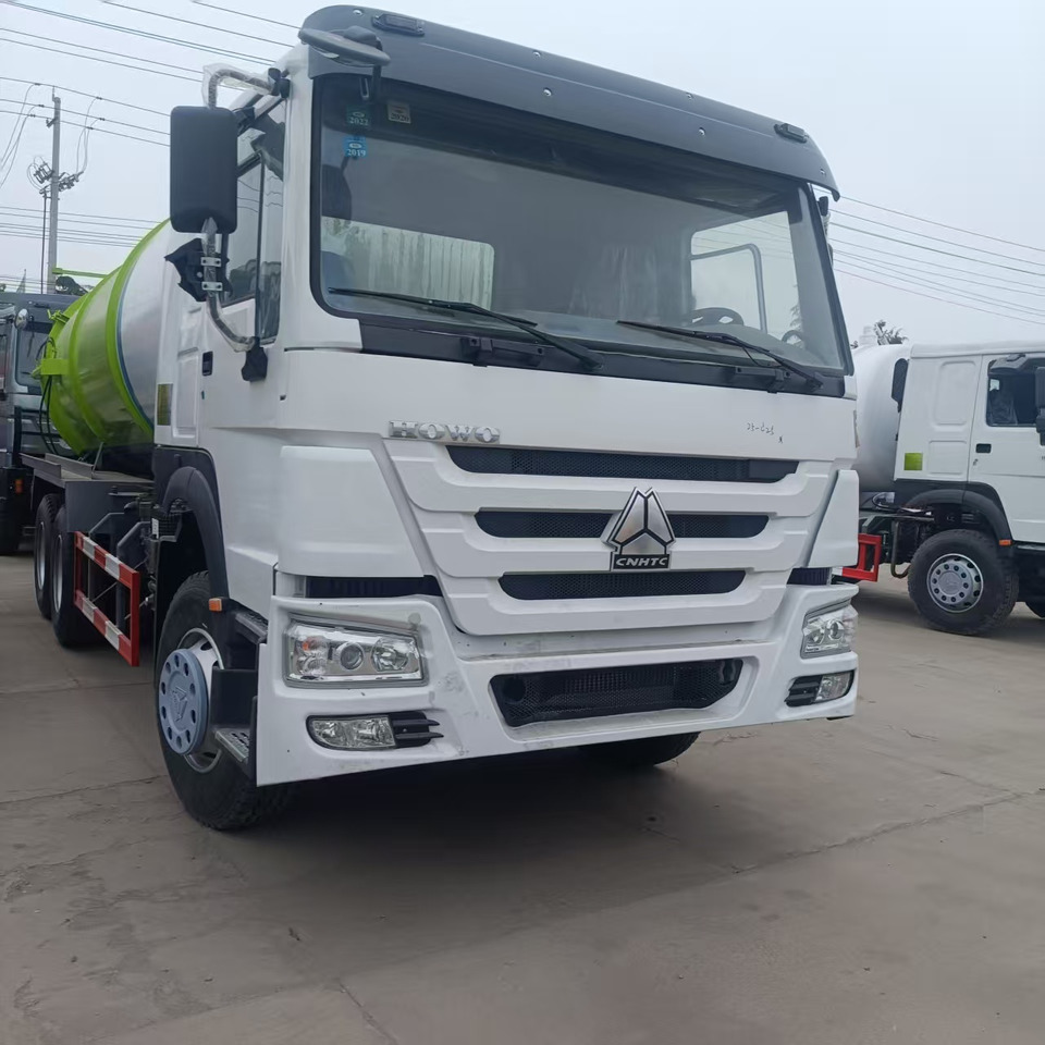 Sinotruk Howo Howo 6x4 Large Vacuum Suction Truck - Asenizatorius: foto 3 Sinotruk Howo Howo 6x4 Large Vacuum Suction Truck - Asenizatorius: foto 3