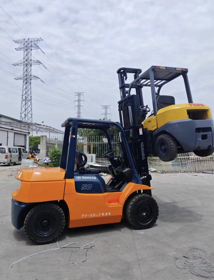 TOYOTA 5Ton Forklift Click Here for Discount - Dyzelinis krautuvas: foto 1 TOYOTA 5Ton Forklift Click Here for Discount - Dyzelinis krautuvas: foto 1