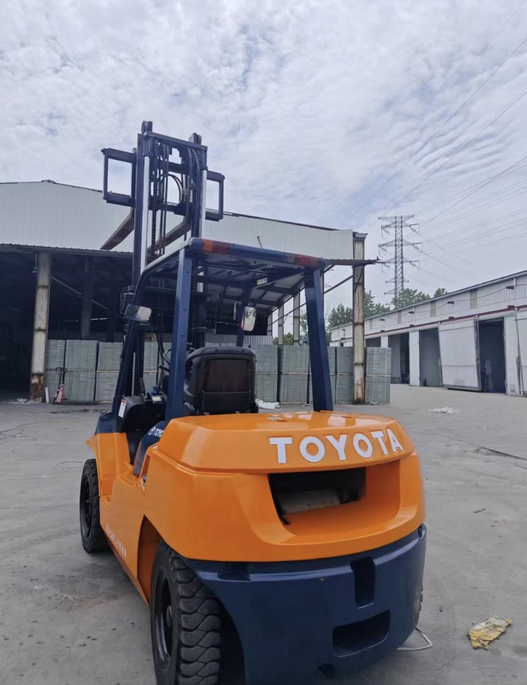 TOYOTA 5Ton Forklift Click Here for Discount - Dyzelinis krautuvas: foto 4 TOYOTA 5Ton Forklift Click Here for Discount - Dyzelinis krautuvas: foto 4