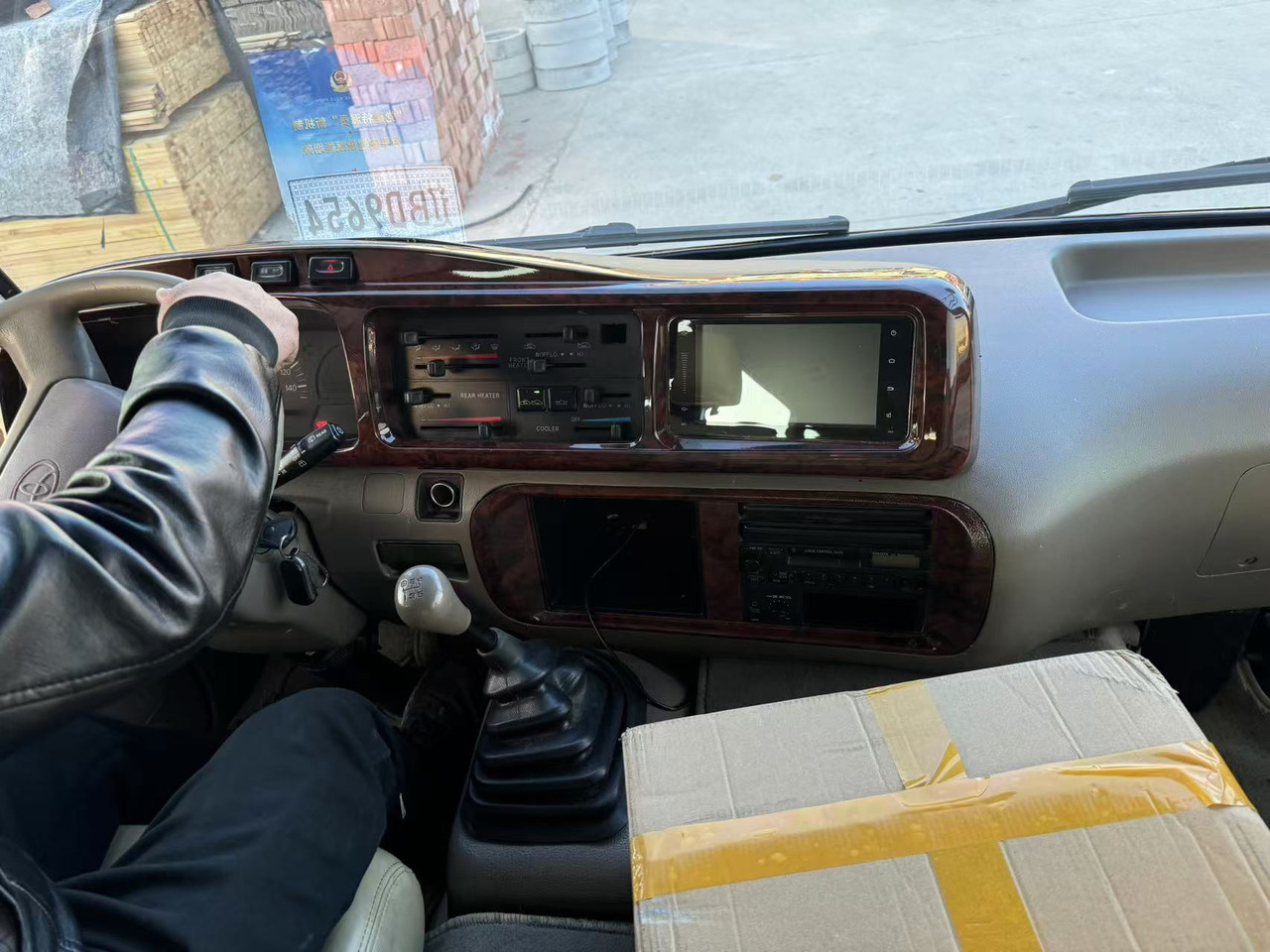 TOYOTA Coaster Bus 22Seats - Turistinis autobusas: foto 4 TOYOTA Coaster Bus 22Seats - Turistinis autobusas: foto 4