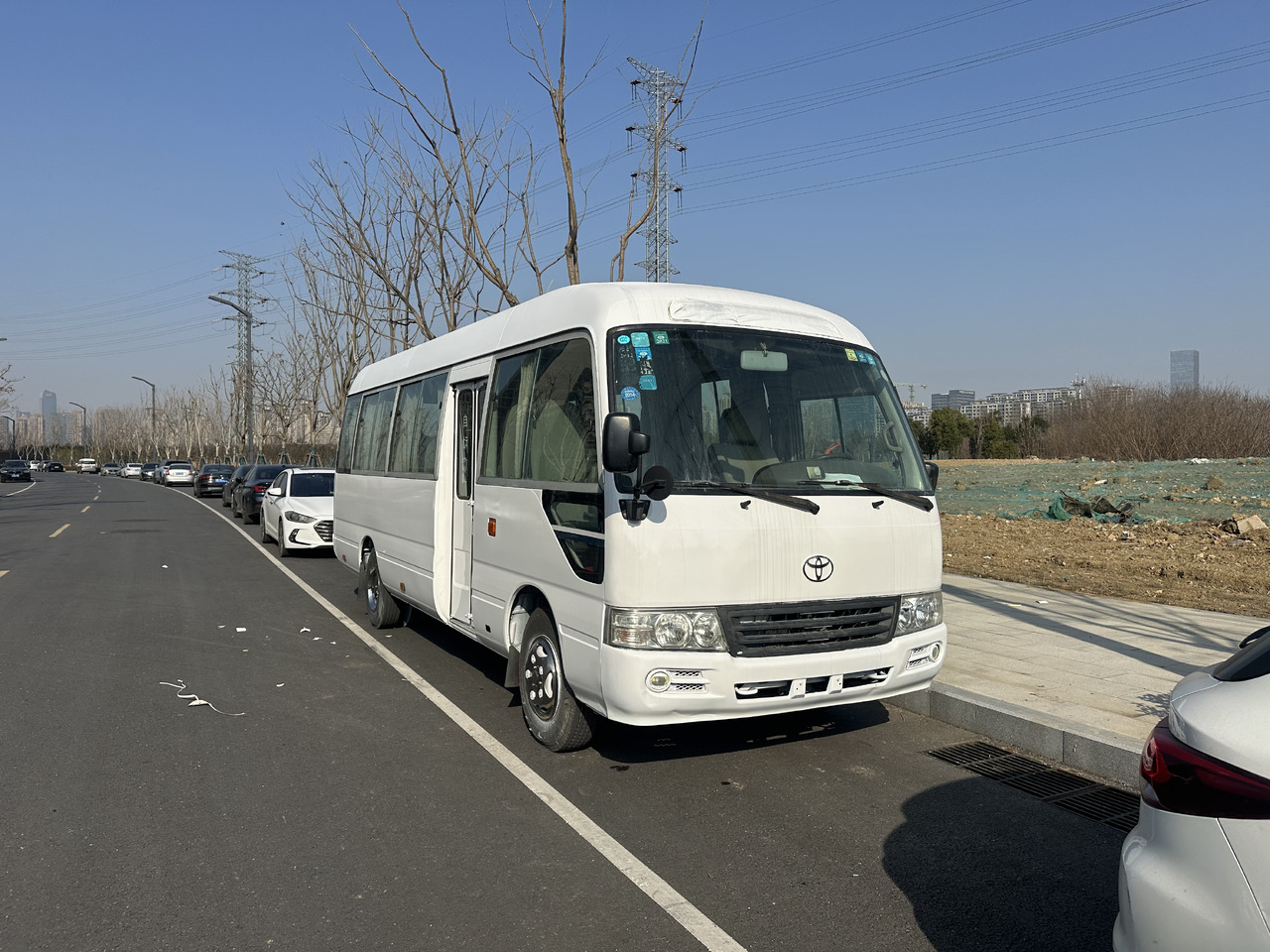 TOYOTA Mini Coach White Low Mileage - Turistinis autobusas: foto 2 TOYOTA Mini Coach White Low Mileage - Turistinis autobusas: foto 2