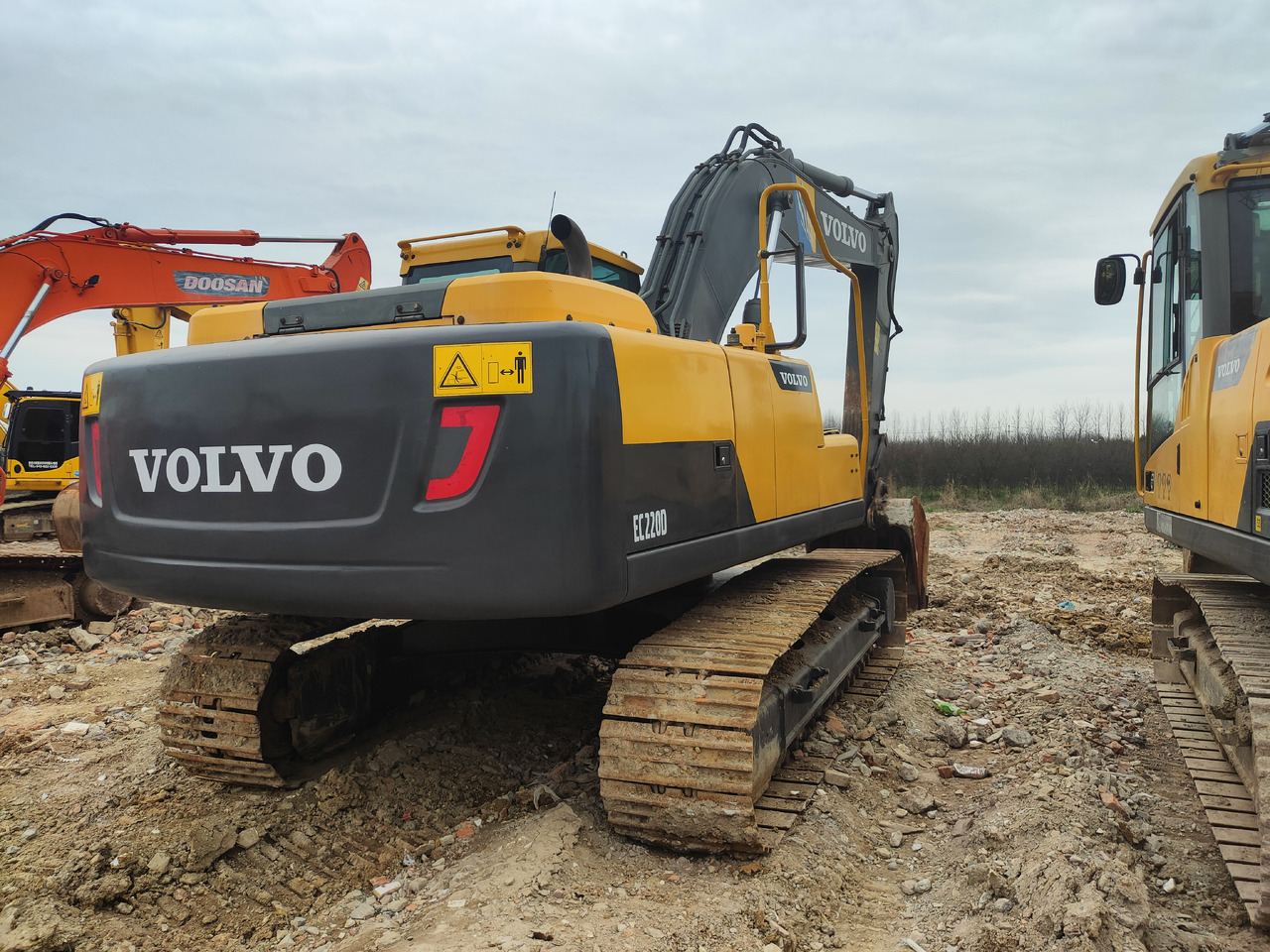 Vikšrinis ekskavatorius VOLVO EC220D: foto 6
