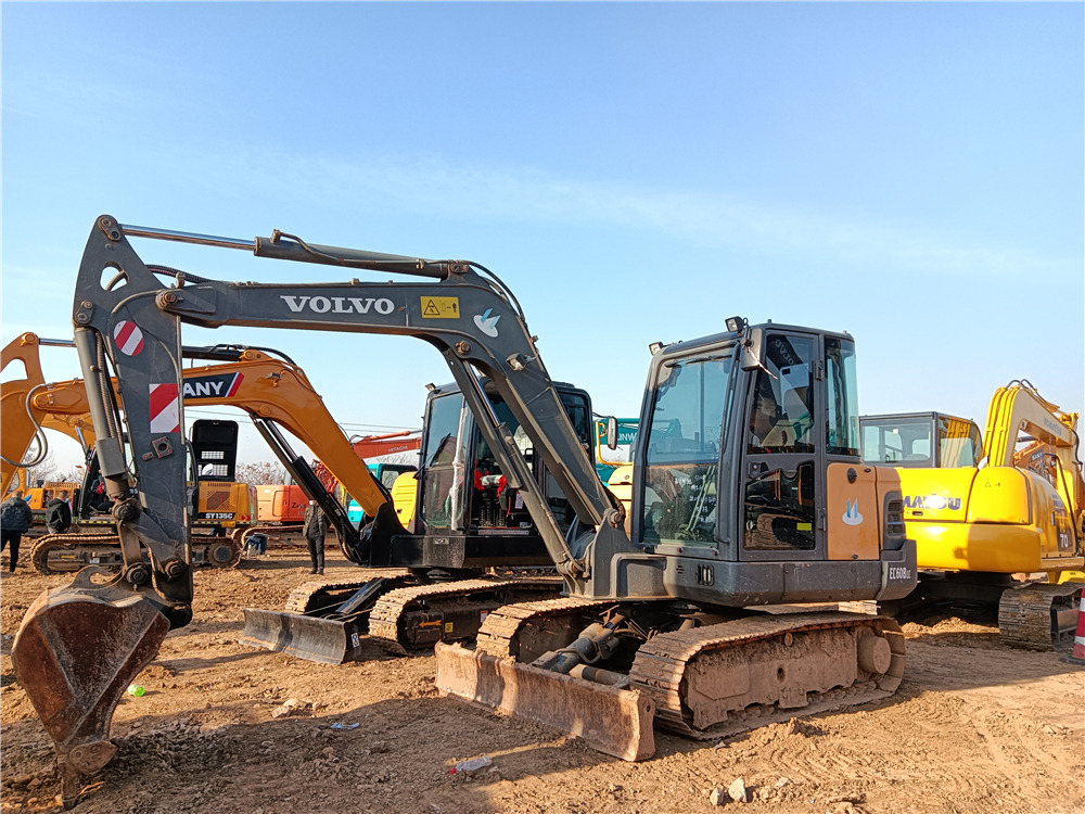 VOLVO EC60BLC - Vikšrinis ekskavatorius: foto 1 VOLVO EC60BLC - Vikšrinis ekskavatorius: foto 1