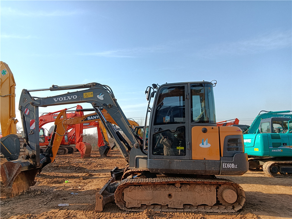VOLVO EC60BLC - Vikšrinis ekskavatorius: foto 3 VOLVO EC60BLC - Vikšrinis ekskavatorius: foto 3