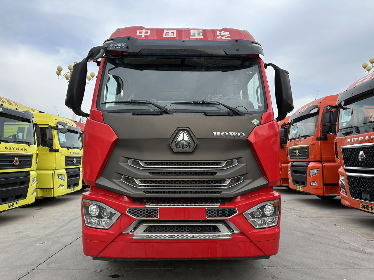 HOWO Haohan N7W 6✖4 - Vilkikas: foto 1 HOWO Haohan N7W 6✖4 - Vilkikas: foto 1