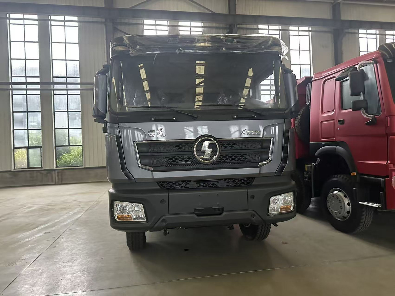 SHACMAN X3000 Dump Truck 6✖4 - Vilkikas: foto 1 SHACMAN X3000 Dump Truck 6✖4 - Vilkikas: foto 1