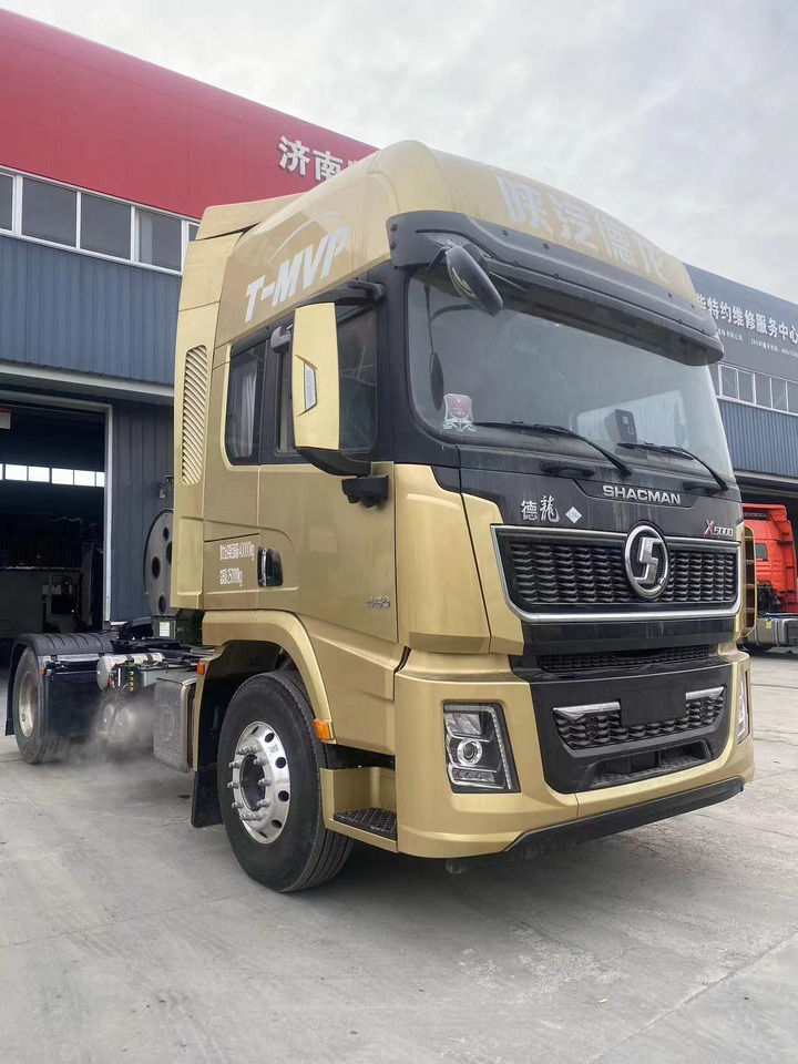 SINOTRUK Delong X5000 4X2 Atomatic Tractor Unit - Vilkikas: foto 4 SINOTRUK Delong X5000 4X2 Atomatic Tractor Unit - Vilkikas: foto 4