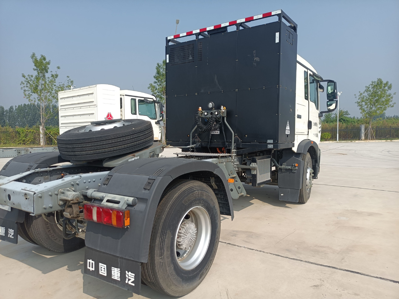 SINOTRUK HOWO TX 4x2 E-Tractor Unit Zero Emission Maximum Profit - Vilkikas: foto 3 SINOTRUK HOWO TX 4x2 E-Tractor Unit Zero Emission Maximum Profit - Vilkikas: foto 3